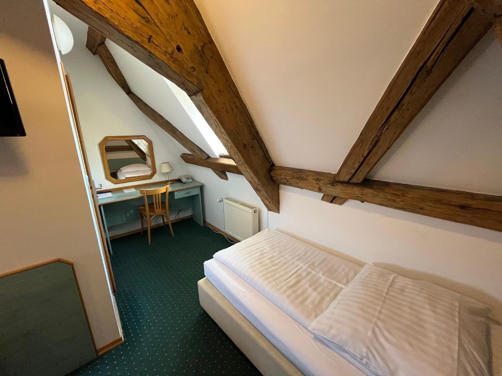 Dreibettzimmer
